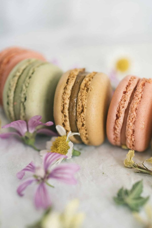 Quelle est la meilleure technique pour des macarons à la vanille avec une ganache au citron ?